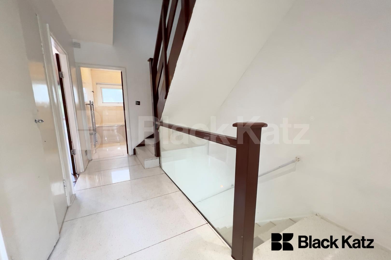 Superb 4 Bed with over 2050 Sq. Ft. of living & entertaining space Rockwell Gardens , Dulwich / Crystal Palace / Gipsy Hill Borders